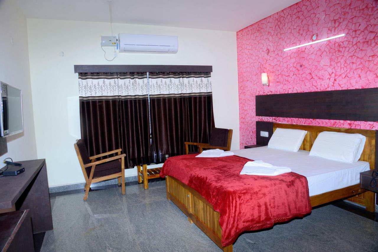 Hotel Souparnika Сагар Экстерьер фото